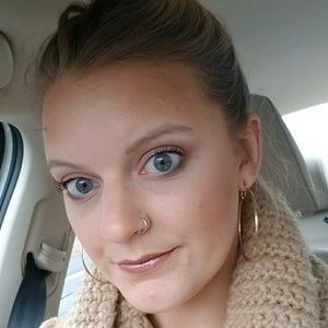 Meet your Posher, Alissa